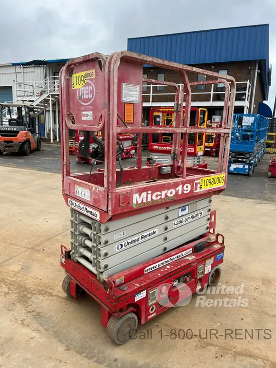 2019 MEC MICRO 19 Scissor Lift