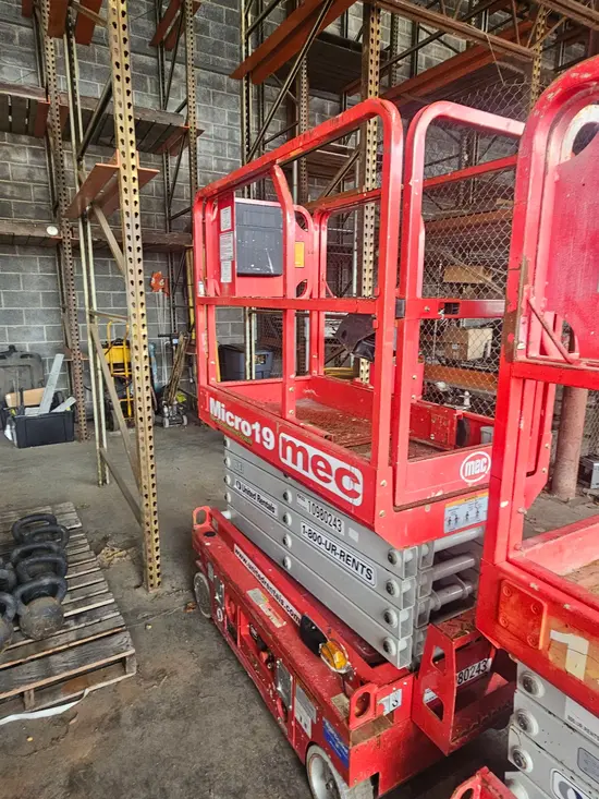 2019 MEC MICRO 19 Scissor Lift