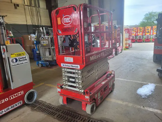 2019 MEC MICRO 19 Scissor Lift