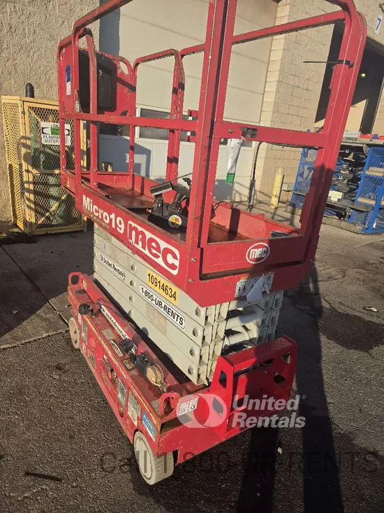 2019 MEC MICRO 19 Scissor Lift