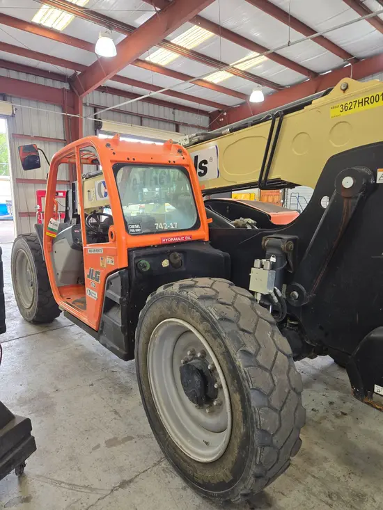 2018 JLG 742 Forklift