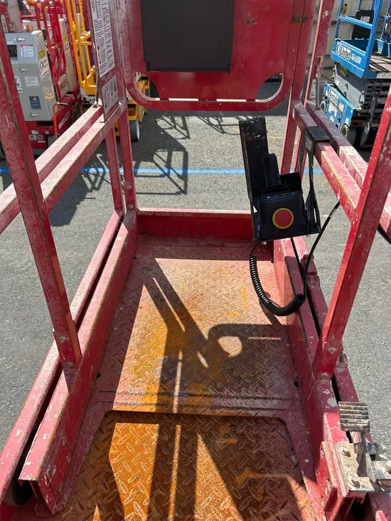 2019 MEC MICRO 19 Scissor Lift