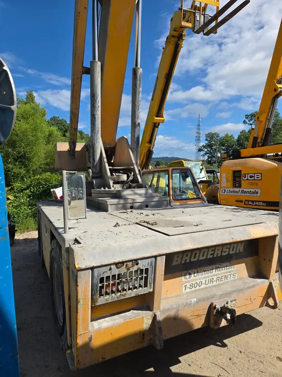 2014 Broderson IC-250-3D