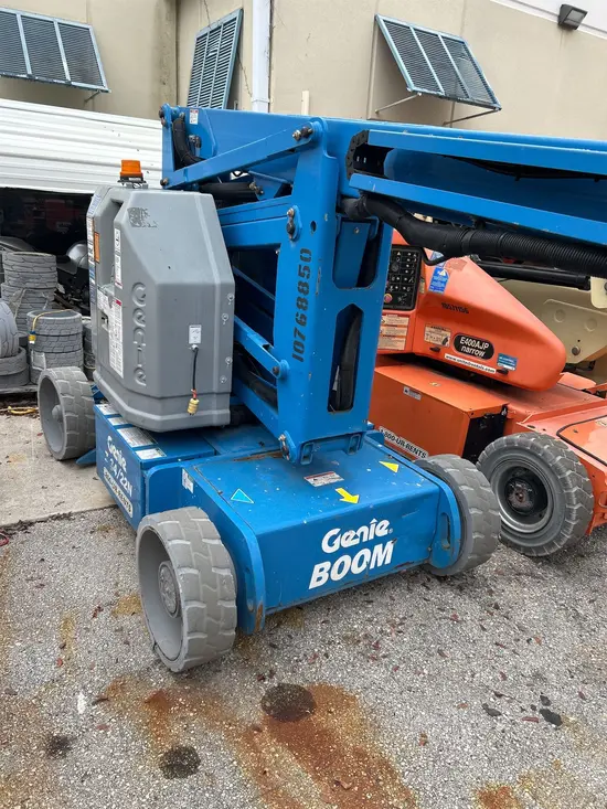 2018 Genie Z-34/22N Articulating Boom Lift