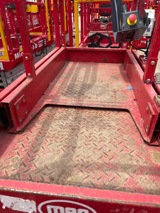 2019 MEC MICRO 19 Scissor Lift
