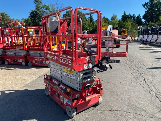 2019 MEC MICRO 19 Scissor Lift