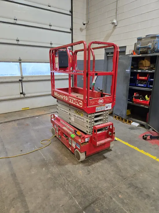 2019 MEC MICRO 19 Scissor Lift