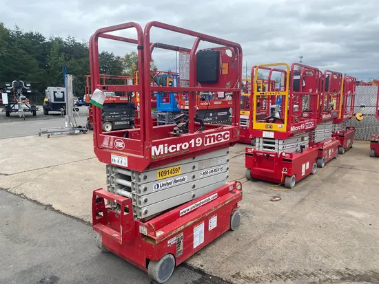 2019 MEC MICRO 19 Scissor Lift