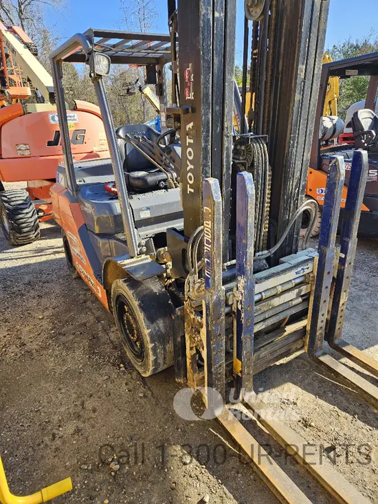 2020 Toyota 8FD35U Warehouse Forklift