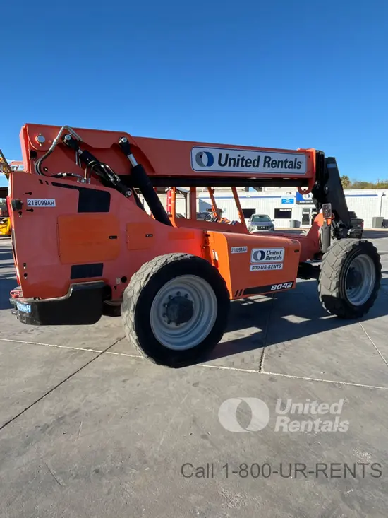 2019 SKYTRAK 8042 Forklift