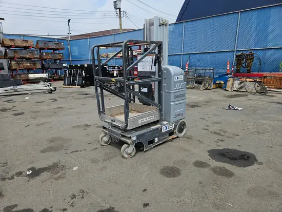 2017 JLG 20MVL Self-Propelled One-Person Lift