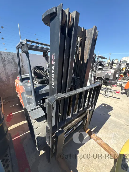 2019 Toyota 8FD45U Warehouse Forklift