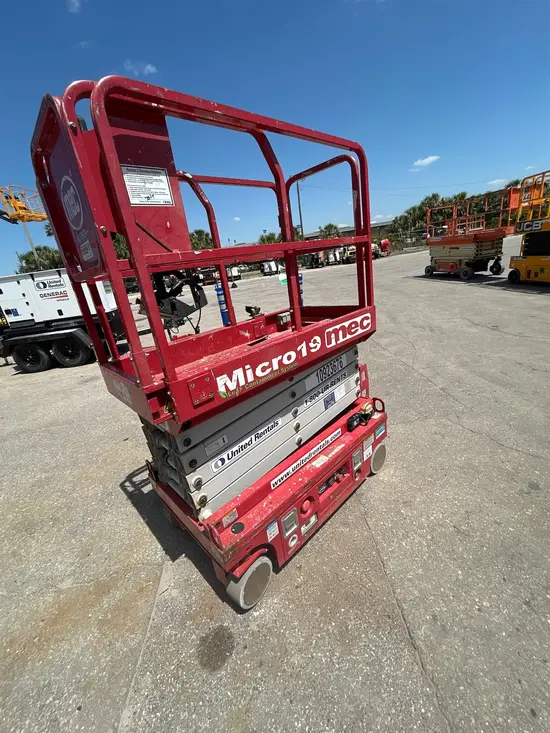 2019 MEC MICRO 19 Scissor Lift