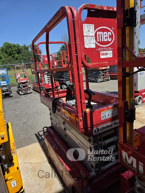 2019 MEC MICRO 19 Scissor Lift