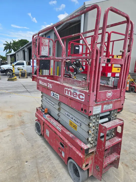 2019 MEC MICRO 26 Scissor Lift