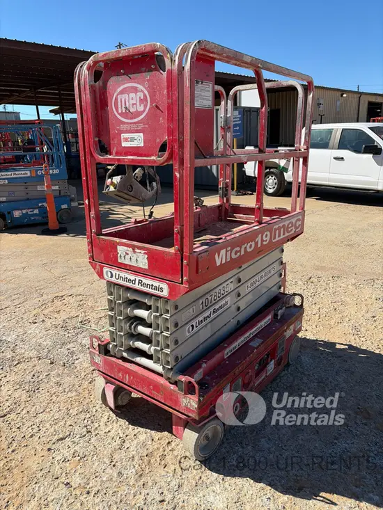 2018 MEC MICRO 19 Scissor Lift