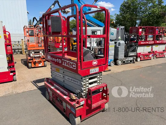 2018 MEC MICRO 19 Scissor Lift