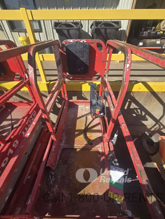2019 MEC MICRO 19 Scissor Lift