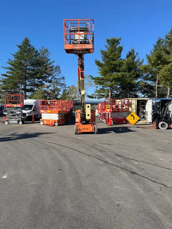 2012 JLG E400AJPN Articulating Boom Lift
