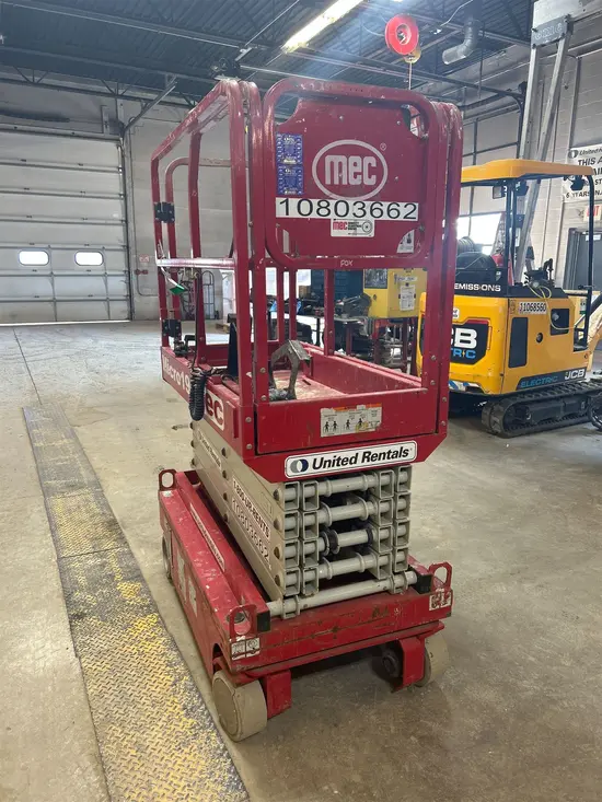 2018 MEC MICRO 19 Scissor Lift