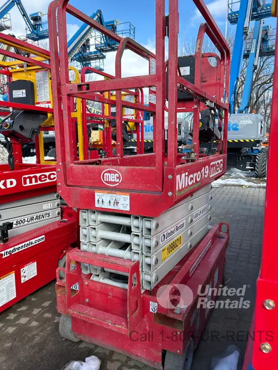 2019 MEC MICRO 19 Scissor Lift