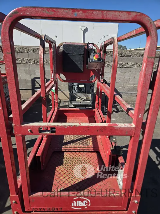 2019 MEC MICRO 19 Scissor Lift