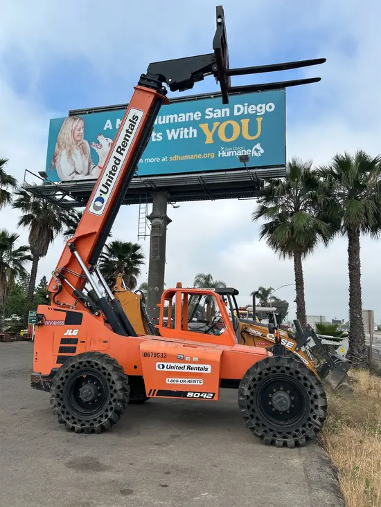 2017 SKYTRAK 8042 Forklift