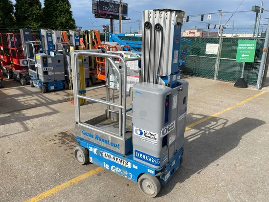 2019 Genie GR-20 Self-Propelled One-Person Lift