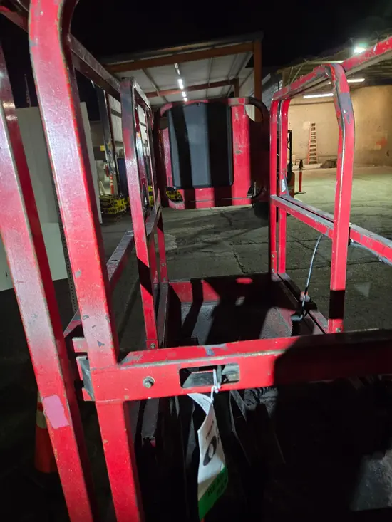 2019 MEC MICRO 19 Scissor Lift