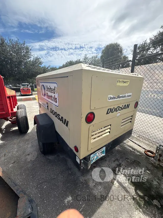 2021 Doosan P425/HP375WCUT4 Air Compressor