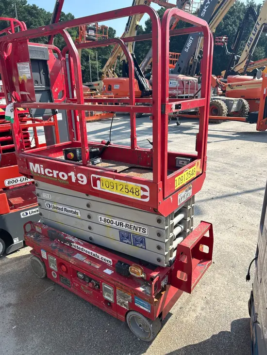 2019 MEC MICRO 19 Scissor Lift