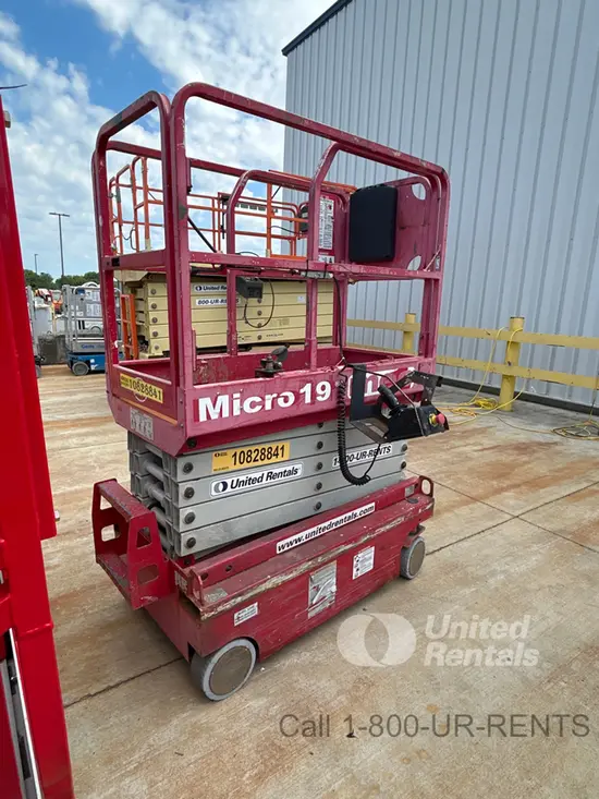 2018 MEC MICRO 19 Scissor Lift