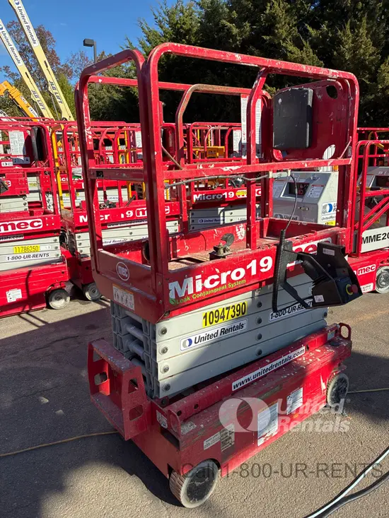 2019 MEC MICRO 19 Scissor Lift