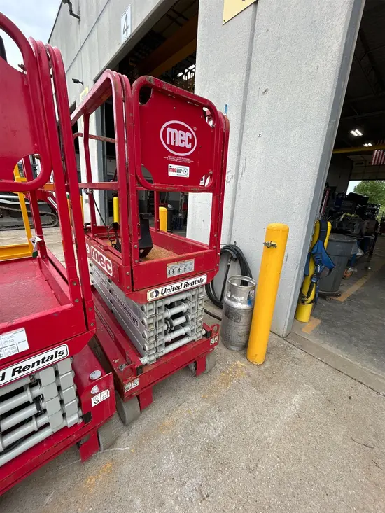 2018 MEC MICRO 19 Scissor Lift