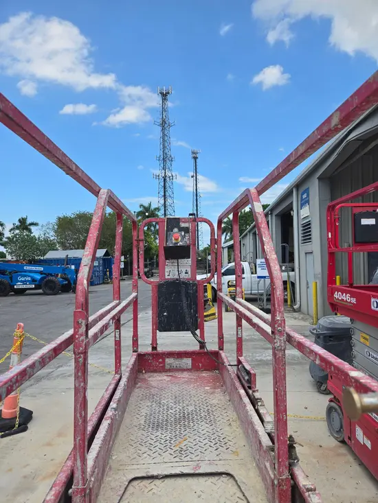 2019 MEC MICRO 26 Scissor Lift