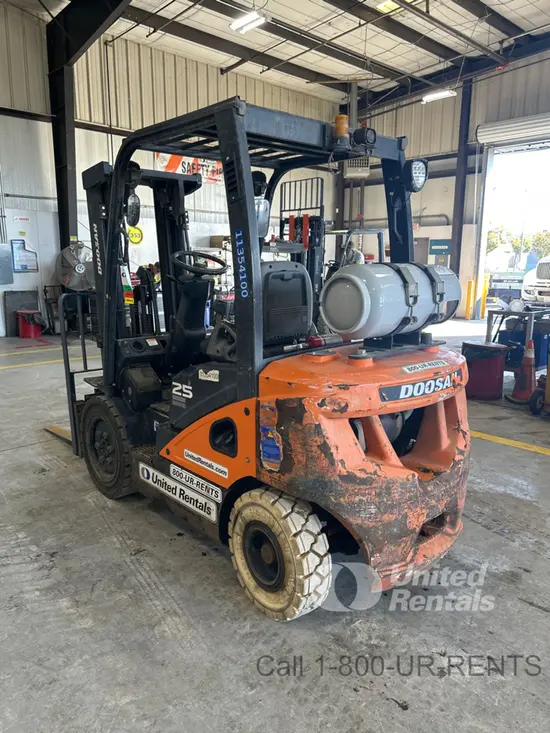 2022 Doosan G25P-7DF Warehouse Forklift