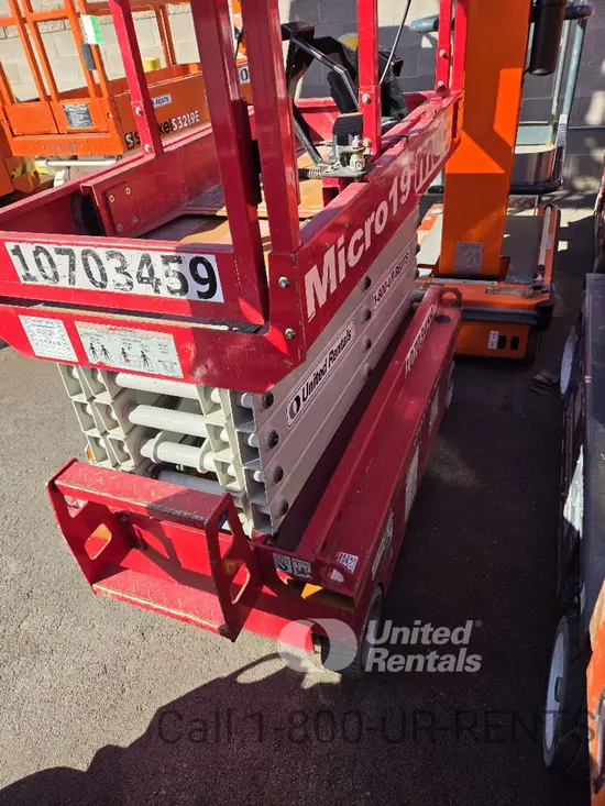 2017 MEC MICRO 19 Scissor Lift