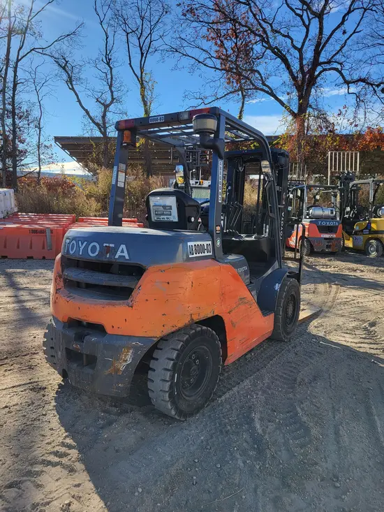 2018 Toyota 8FD35U Warehouse Forklift