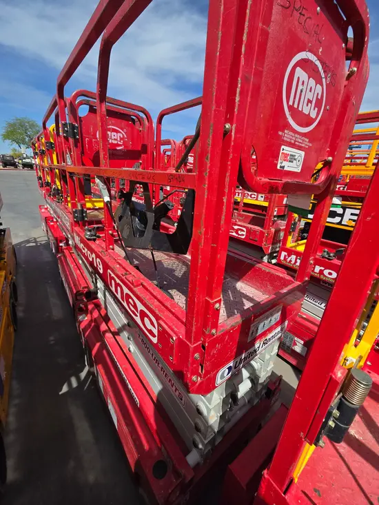 2018 MEC MICRO 19 Scissor Lift