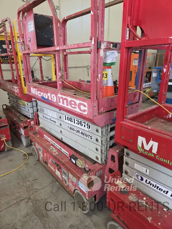 2018 MEC MICRO 19 Scissor Lift
