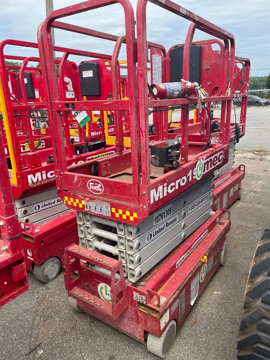 2018 MEC MICRO 19 Scissor Lift