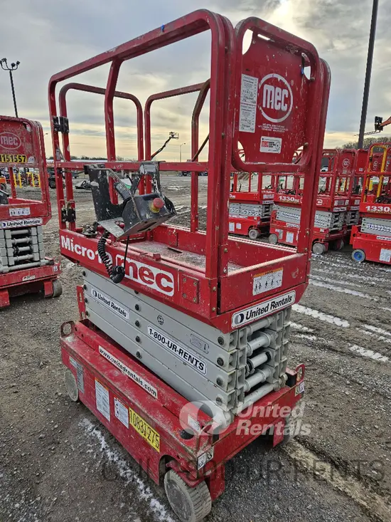 2018 MEC MICRO 19 Scissor Lift