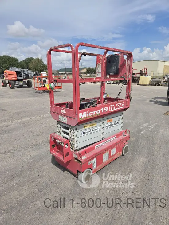 2019 MEC MICRO 19 Scissor Lift