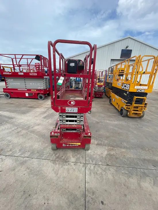 2018 MEC MICRO 19 Scissor Lift
