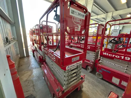 2019 MEC MICRO 19 Scissor Lift