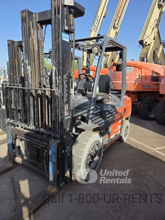 2019 Toyota 8FGU30 Warehouse Forklift
