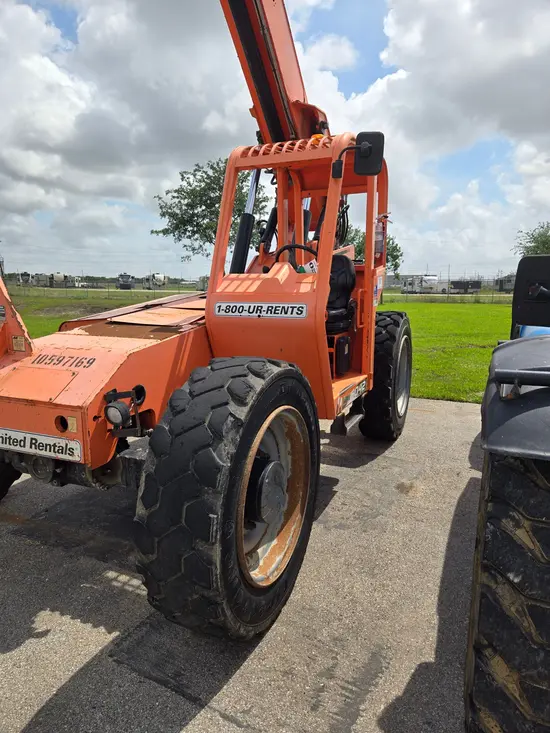 2017 SKYTRAK 6042 Forklift