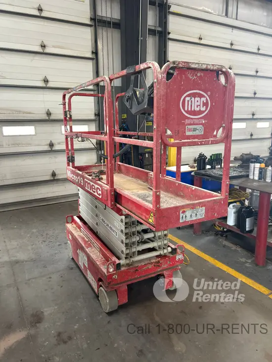 2019 MEC MICRO 19 Scissor Lift