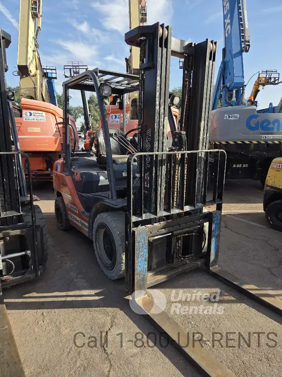 2019 Toyota 8FGU30 Warehouse Forklift