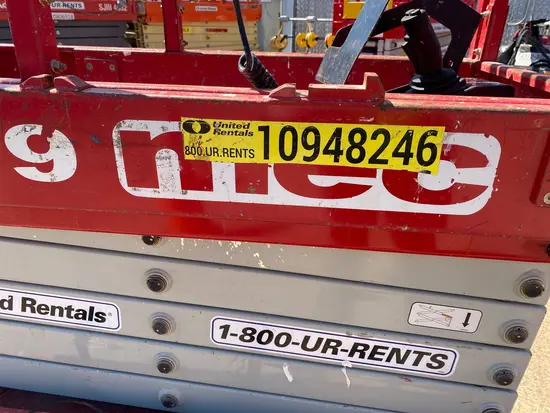 2019 MEC MICRO 19 Scissor Lift
